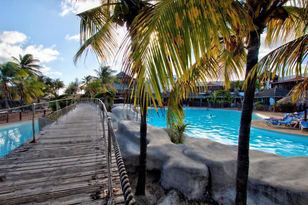 Vue Mer&Accès Direct à la Plage avec Magnifique Piscine Saint-Francois  Esterno foto